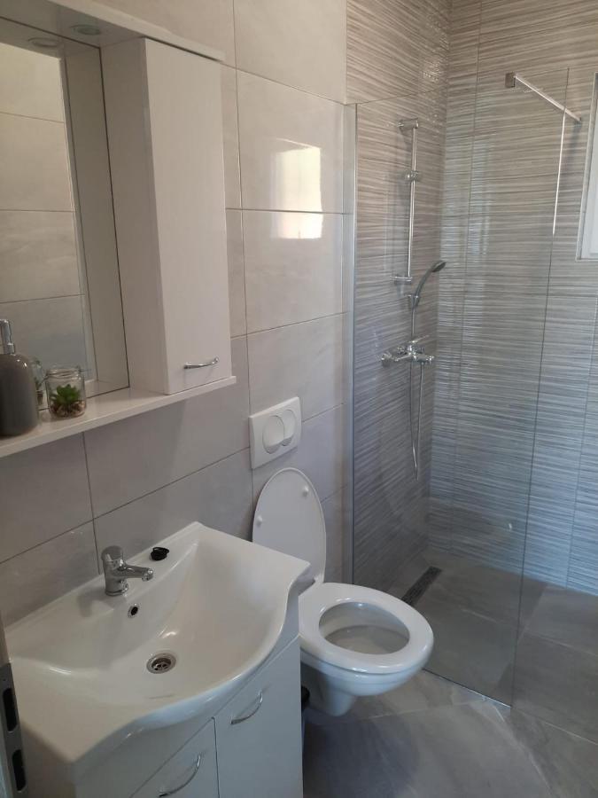 Apartmani Antea Starigrad Paklenica Eksteriør billede