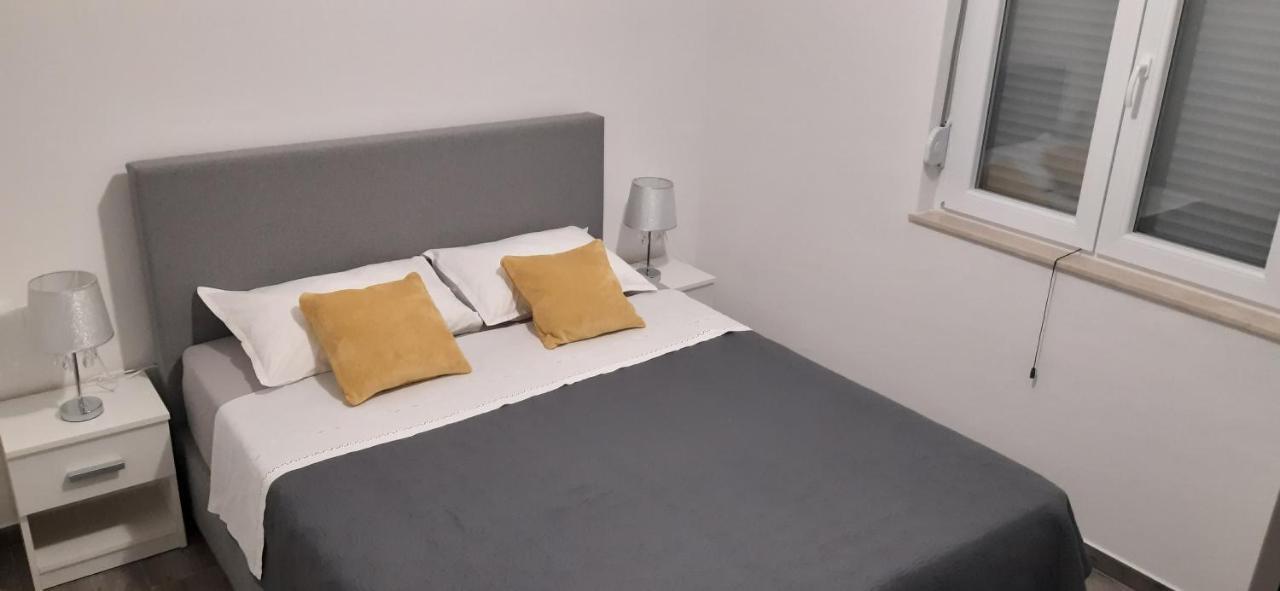Apartmani Antea Starigrad Paklenica Eksteriør billede